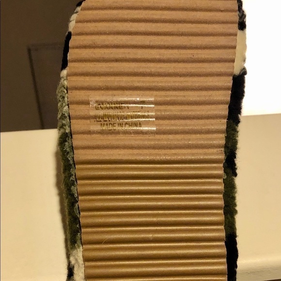 Cute!!! Camouflage Furry Mules - Picture 4 of 4